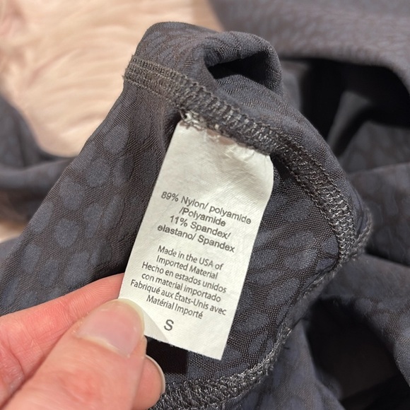 Beyond Yoga Feline Jacquard Gray High Waisted Midi Leggings - Picture 3 of 9